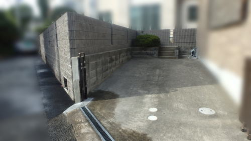隣地境界ブロック完成