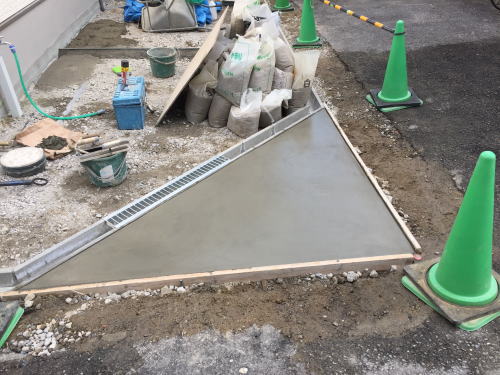 セットバック 土間コンクリート金コテ仕上げ