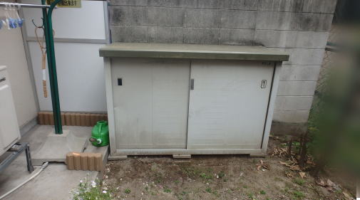 大阪府豊中市マンション 物置取替前