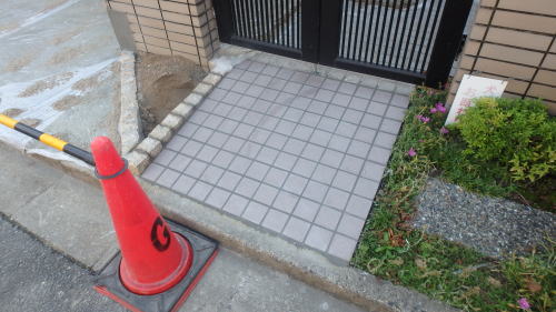 高槻 スロープタイル貼り