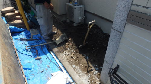 高槻市S様邸 自転車置き場新設外構リフォーム工事 植木伐採・すきとり
