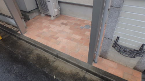 大阪府高槻市S様邸 自転車置き場レンガ敷 グラヴィブリックペイブ/Gペイト(東洋工業)