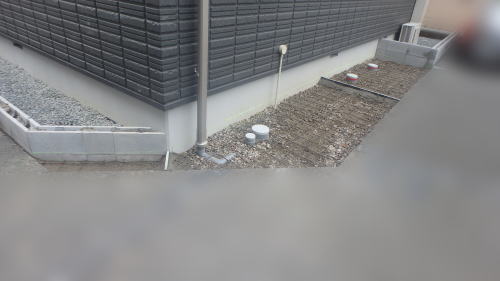 摂津市新築外構 建物周囲伸縮目地設置・ワイヤーメッシュ敷設