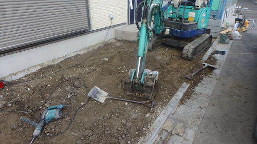 大阪 茨木 新築外構 重機などでスキトリ