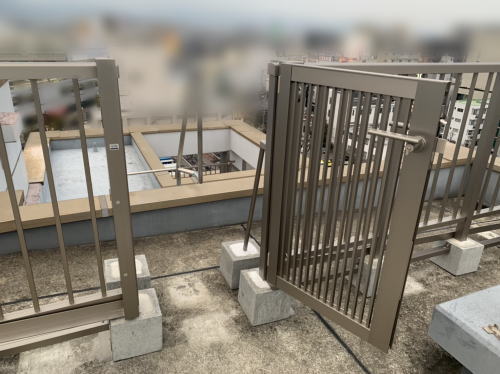 大阪府吹田市マンション屋上 フェンス・門扉やり替え工事