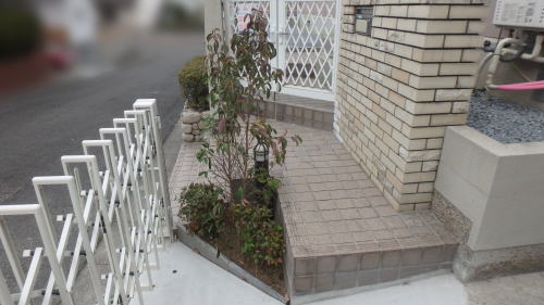 大阪高槻様邸 板石花壇 常緑ヤマボウシ移植