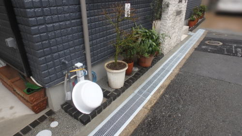 大阪寝屋川 門まわり洗い出し MACHIYAセレクト京町屋 大磯・セメント色(マツモト産業株式会社)