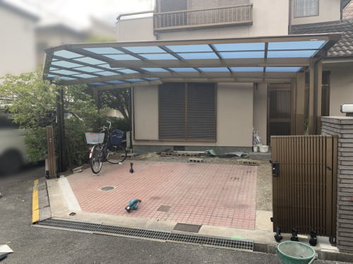 大阪枚方 カーポート セルフィ/ブロンズ Y合掌・側面台形加工仕様(三協アルミ)