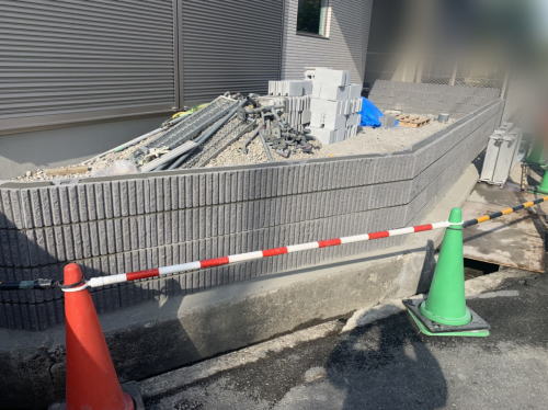 大阪高槻 境界沿いブロック ライク/ナチュラルグレー(東洋工業)
