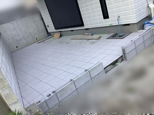 大阪茨木 サービスヤードタイル貼 グレイスランドGRL-11/(LIXIL-INAX)