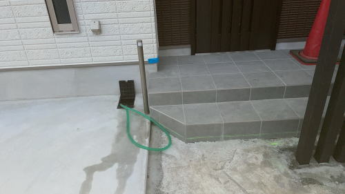 大阪茨木 門まわり 照明設置 美彩ローポールライト丸型灯具拡散型SC(LIXIL)