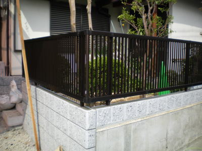 フェンス取付完了2