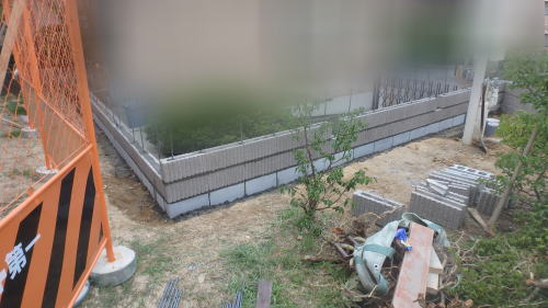 隣地境界沿いブロック積み