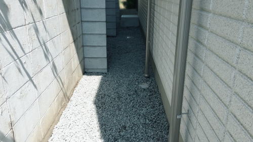 大阪豊中 建物周囲砕石敷き