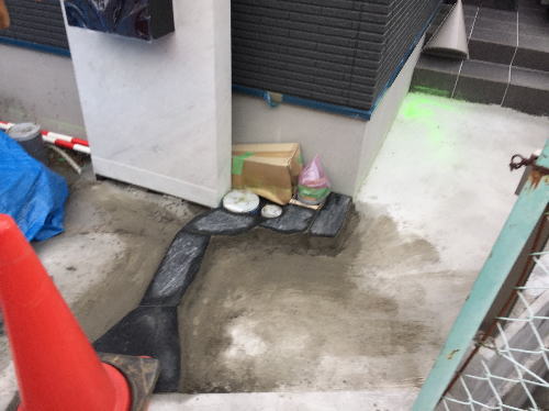 大阪高槻新築外構 石張工事