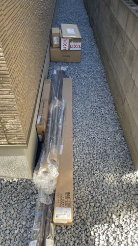 大阪鳥飼 建物周囲 砕石敷き