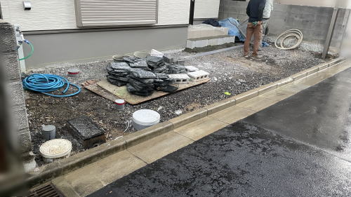 LIXIL大阪高槻 ベランダ屋根設置 スピーネR型 造付屋根タイプ 自在桁/シャイングレー ポリカ屋根/クリアマット(LIXIL)