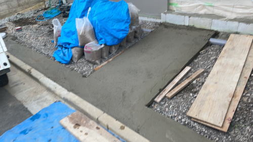 大阪高槻 アプローチ・敷地前部 石張基礎打設