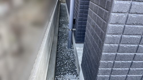 大阪高槻 建物周囲 砕石敷