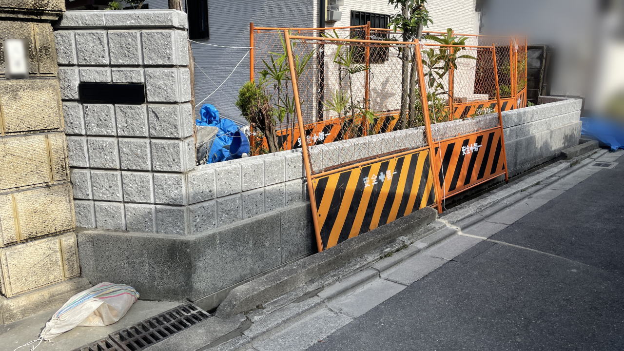 大阪高槻 南西側 門柱ブロック積み完了