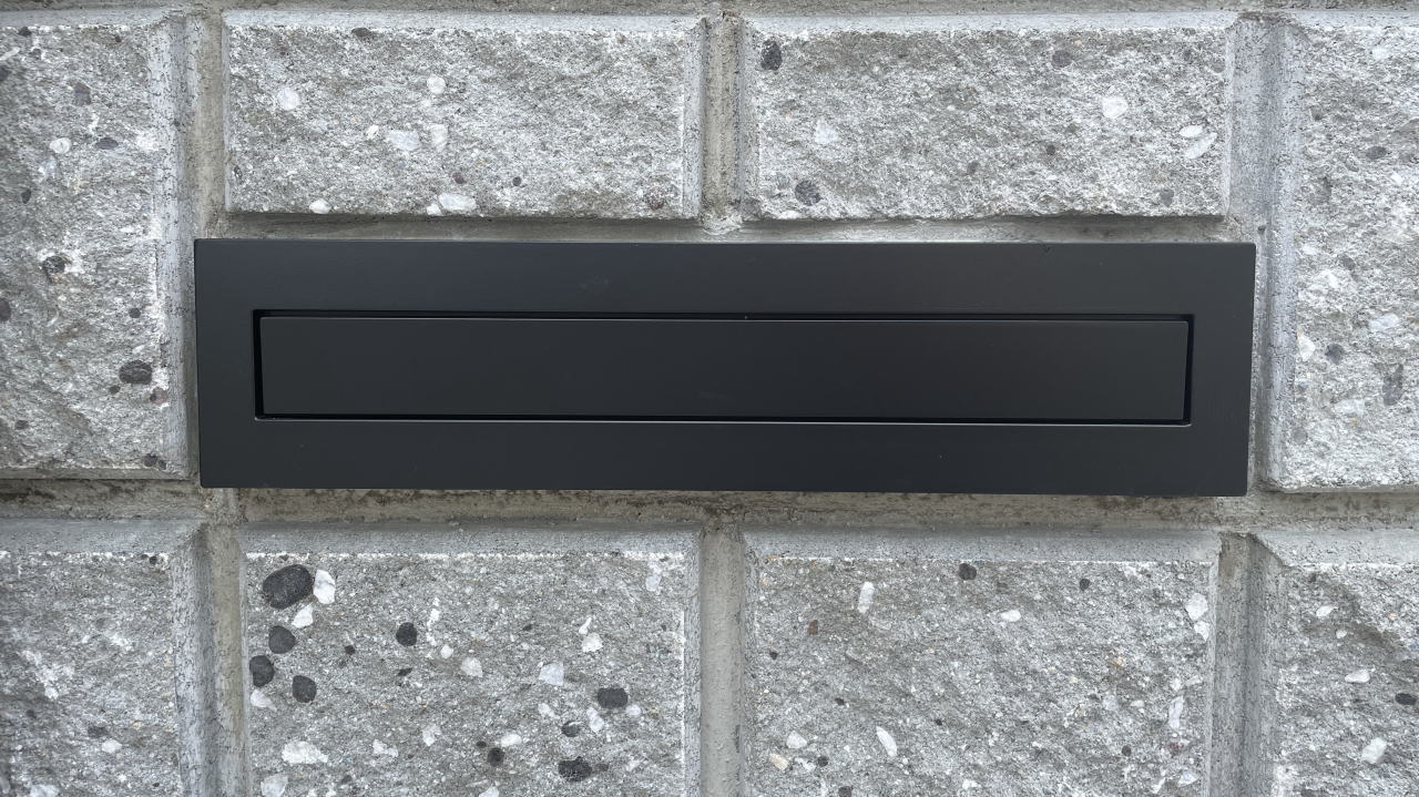 大阪府高槻市O様邸 LIXIL エクスポストS-3型2B15/ブラック&シャイングレー